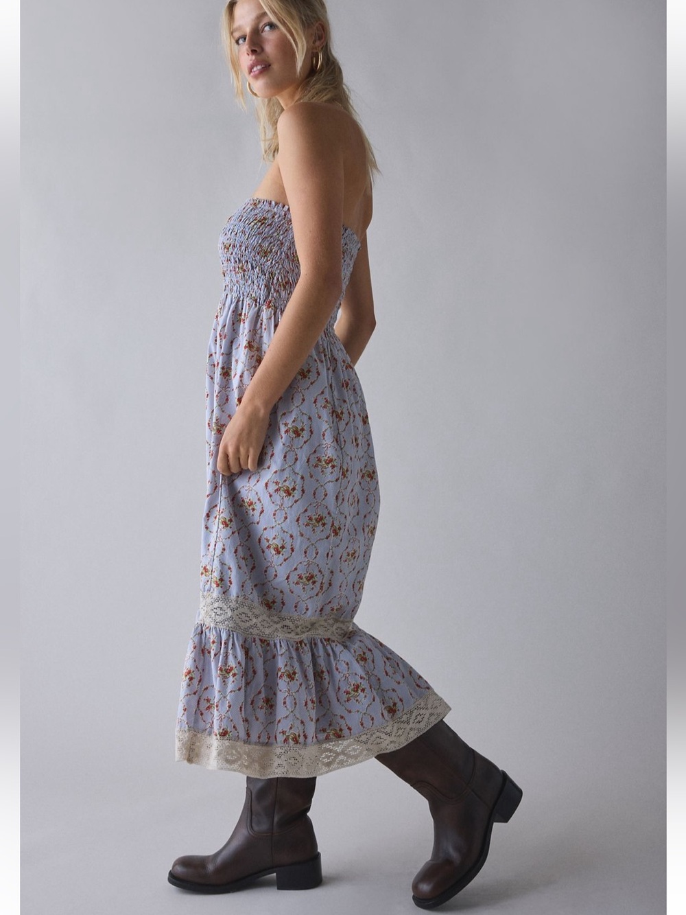 NWT Urban Outfitters Kimchi Blue Light Blue Floral Strapless Midi Dress L - Picture 4 of 6